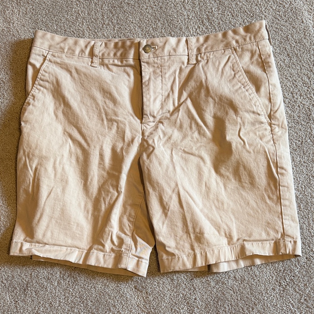 Classic Men’s Flat Front Khaki Shorts